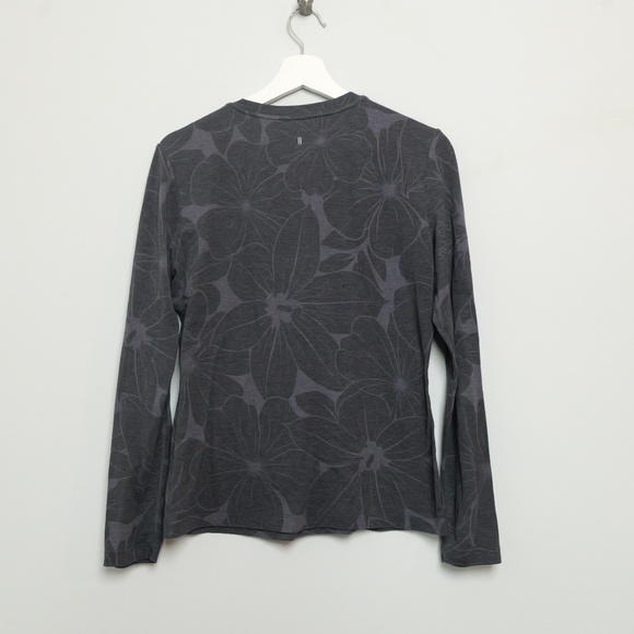 NOBULL women's Floral LS Size small - Picture 2 of 4